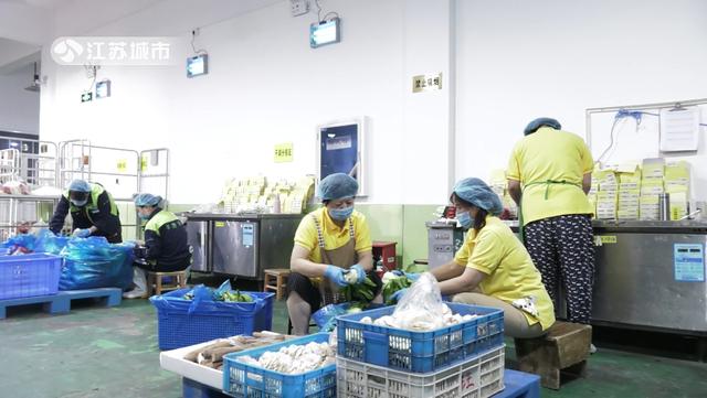 聚焦民生保障，《江蘇直通車》報(bào)道南京豐浩華食品供應(yīng)鏈的“糧倉”守護(hù)者